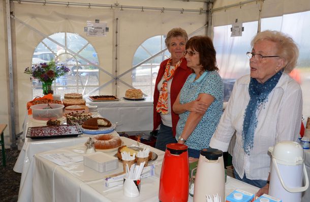 Leckeres Kuchenbuffet bei den Landfrauen