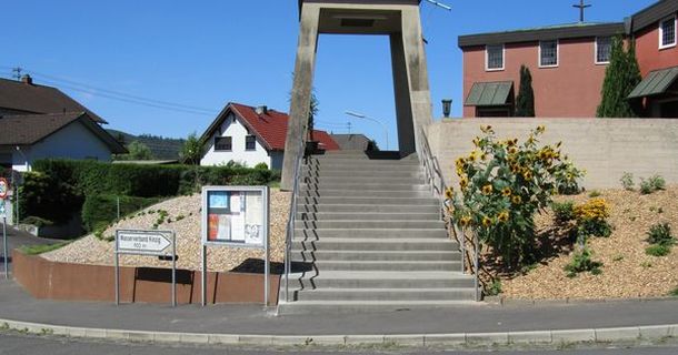 Johanneskirche mit neu gestalteter Außenanlage