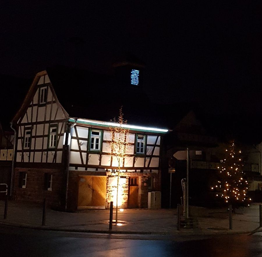 Weihnachtliches Altes Rathaus Neudorf 