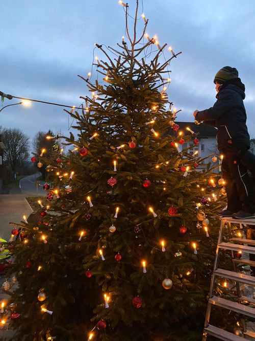 Weihnachtsbaumschmücken 2024 Weihnachtsbaumschmücken 2024