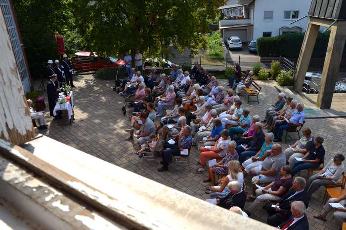 Zahlreiche Besucher beim Festgottesdienst