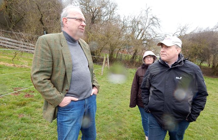 Thomas Joffroy (r.) im Gespräch mit Wilhelm Dietzel (l.)